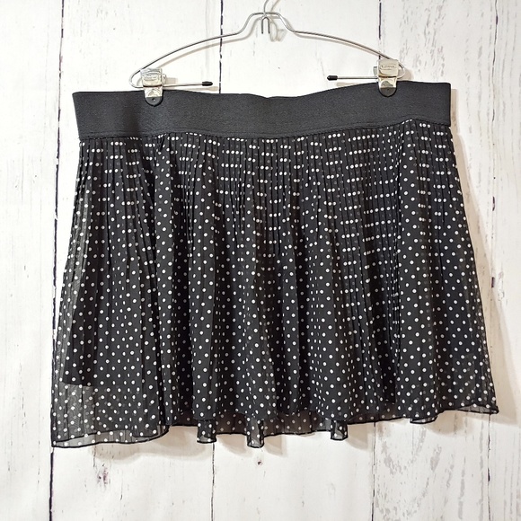 Heart n Crush Dresses & Skirts - Heart n Crush Pleated Chiffon Polka Dot Mini Skirt Heart n Crush Dresses & Skirts - Heart n Crush Pleated Chiffon Polka Dot Mini Skirt
